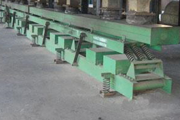 什么是慣性振動(dòng)輸送機(jī)，性能特征概述